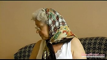 OmaHoteL Horny Grandma Toying Her Hairy Pussy